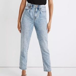Madewell The Pleated Momjean in Phair Wash